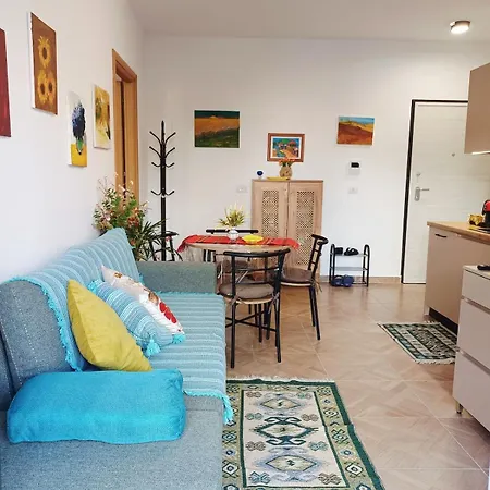 Mimoza's Apartment- In The Center Near The Pyramid Tiran